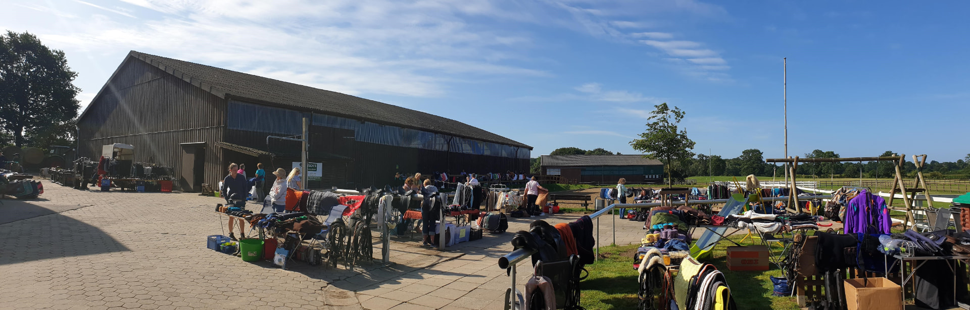 Reitsport-Flohmarkt auf dem Hof